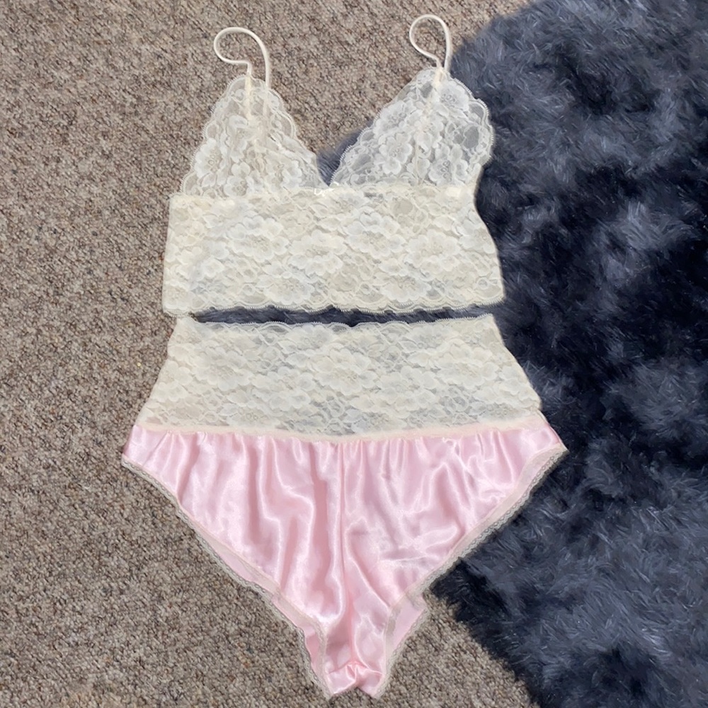 vtg LAURA FAYE 2 piece lingerie set top & bottom. Pink w/ Lace. Bridal. Small